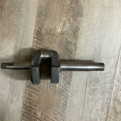 Briggs & Stratton NOS Crankshaft 493362 New Genuine OEM Crank Shaft 797018 (6922801152183)
